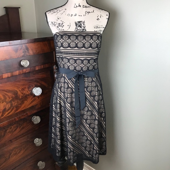 Ann Taylor LOFT Black Lace Dress Size 8P - Picture 2 of 6